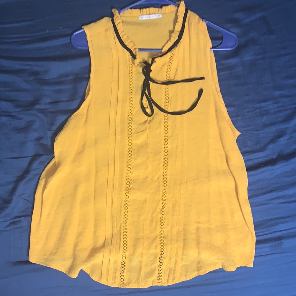 Only worn twice, really nice shirt, breathable but formal.